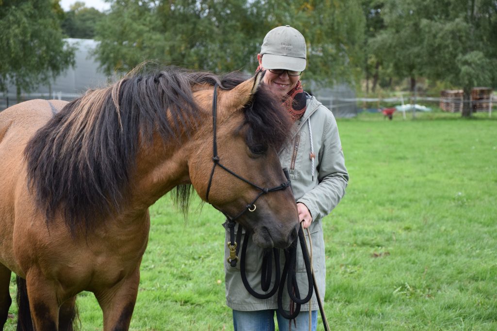 A5D497CF-F1F3-4216-A1D5-4B40010AED6A