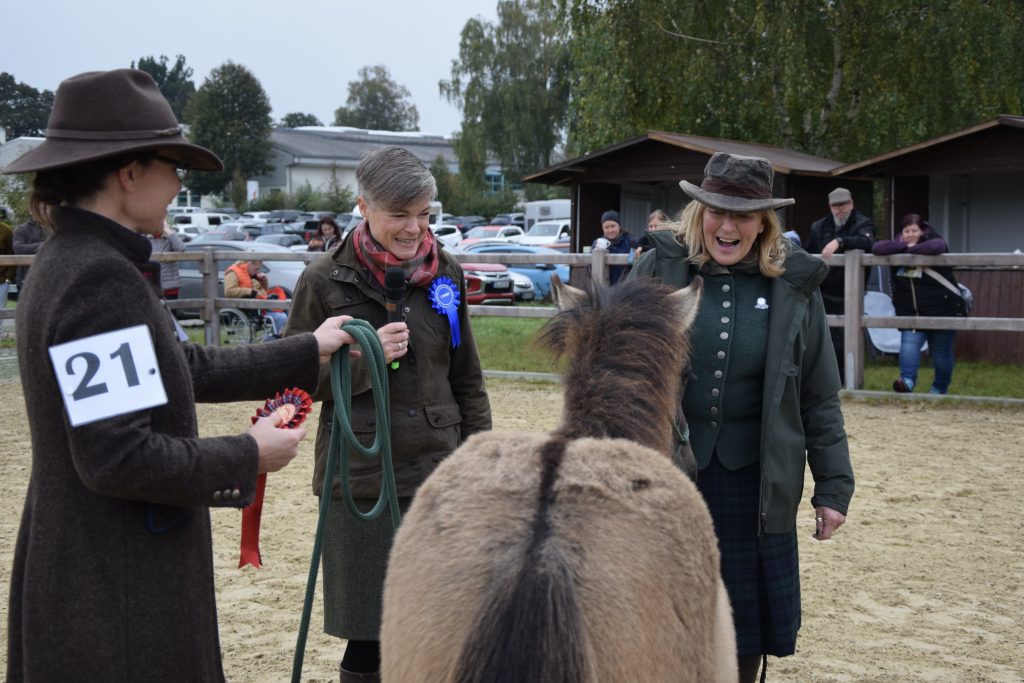 2CFC1E49-D42E-409E-B9BF-CED540CE59EE_1_201_a